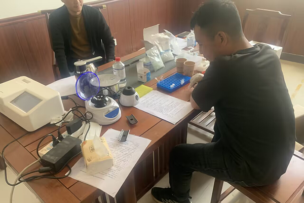 費(fèi)縣養(yǎng)殖場(chǎng)非洲豬瘟檢測(cè)儀培訓(xùn)